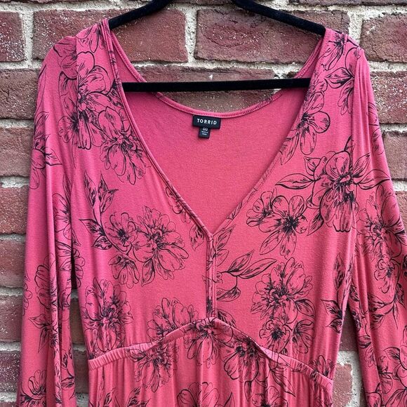 Torrid Women's Floral Bell Sleeve V-neck Fit & Flare Midi Dress  Size 00/10 - Picture 6 of 6